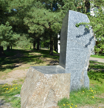 Avattu Kivi -veistos siirretään Soljan Kauppatorille